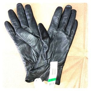 Leather gloves